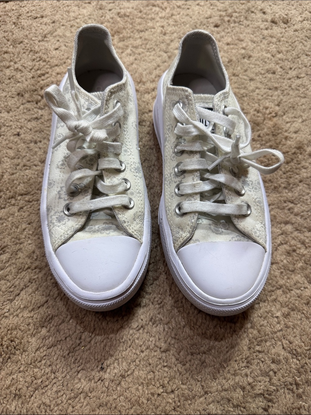 Converse Low-Top Lace-Up Sneakers in Cream and White